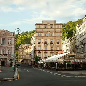 Ruze Hotel